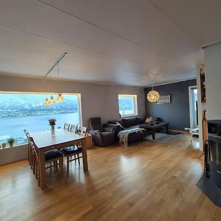 Stor Naert Sentrum Med Nydelig Utsikt! Appartamento *