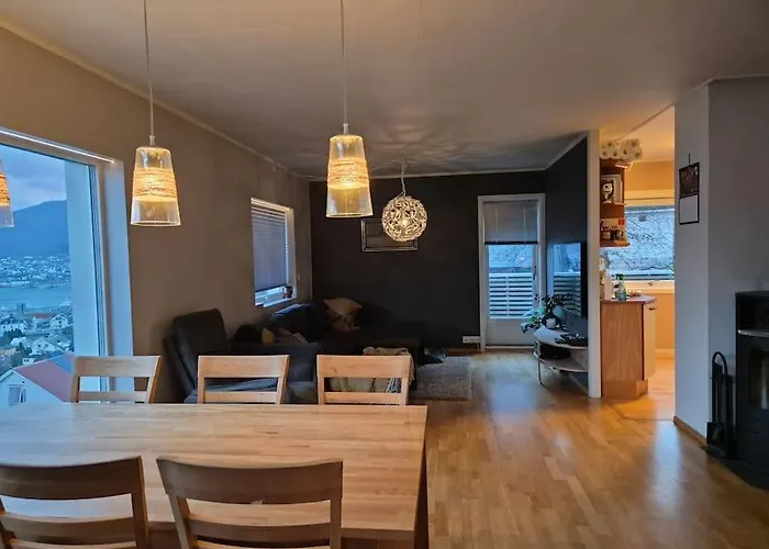 Apartament Stor Naert Sentrum Med Nydelig Utsikt!